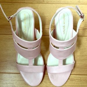 Never worn shoes. 7.5